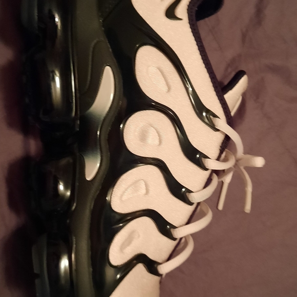 Shoes - Picture 5 of 7